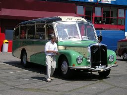 Oldtimerbus "Sauer"